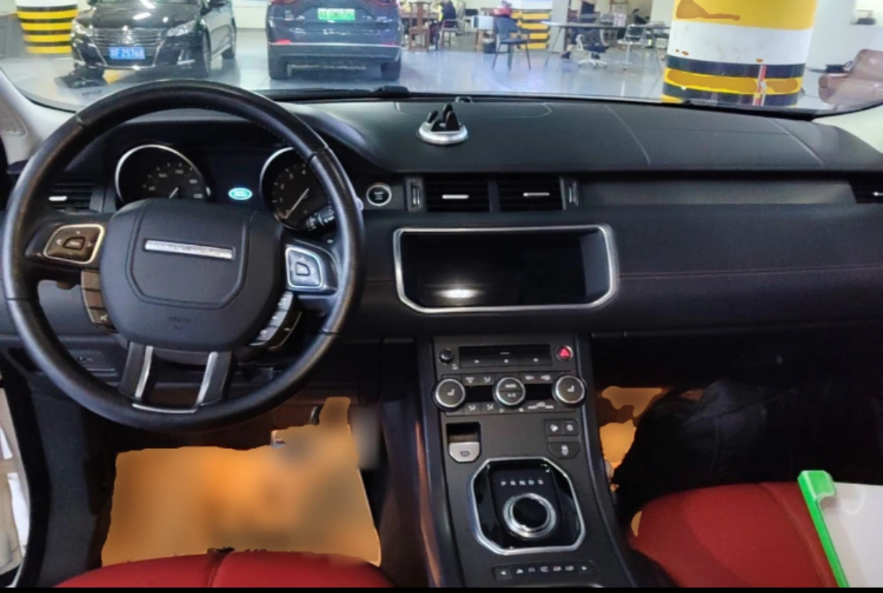 Land Rover Range Rover Evoque AWD - interior
