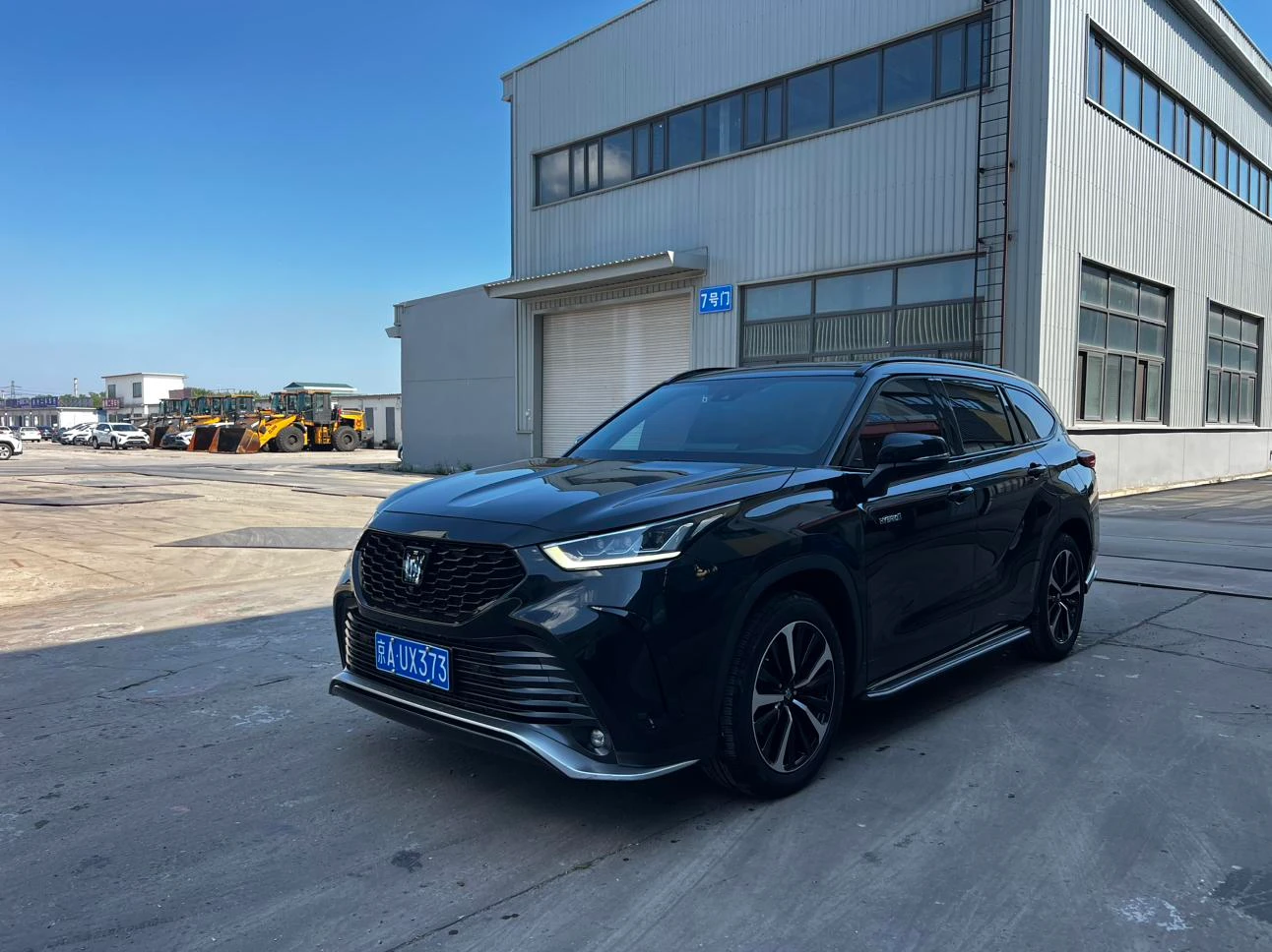 Toyota Crown Kluger Hybrid 2.5L 4WD (Flagship Trim)