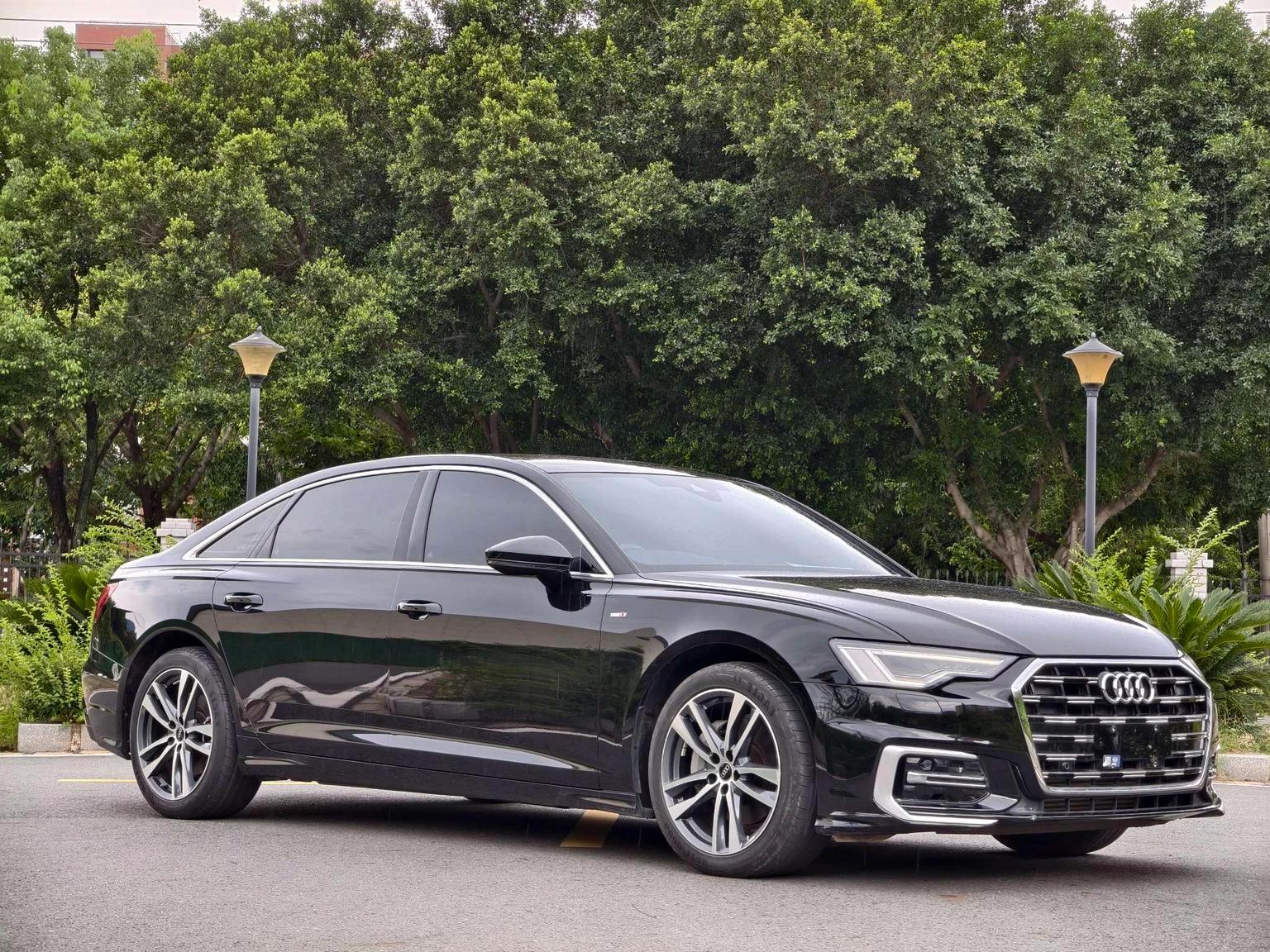 Audi A6L 40 TFSI - exterior