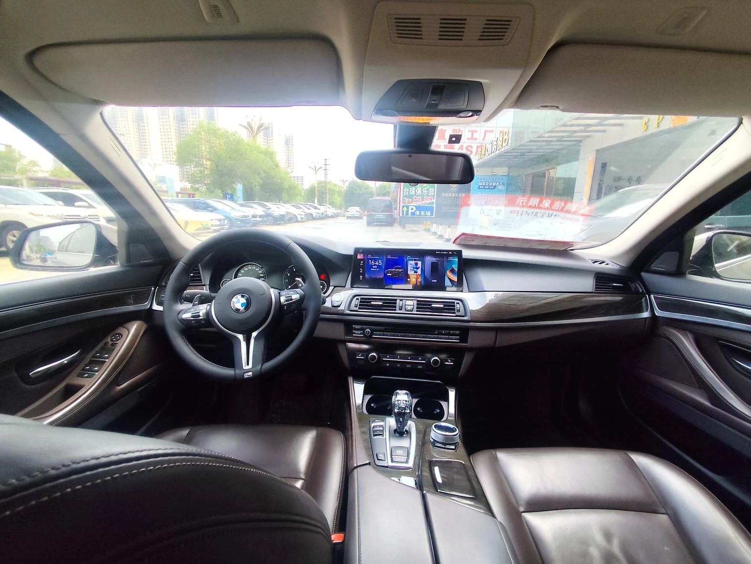BMW 528 Li - interior