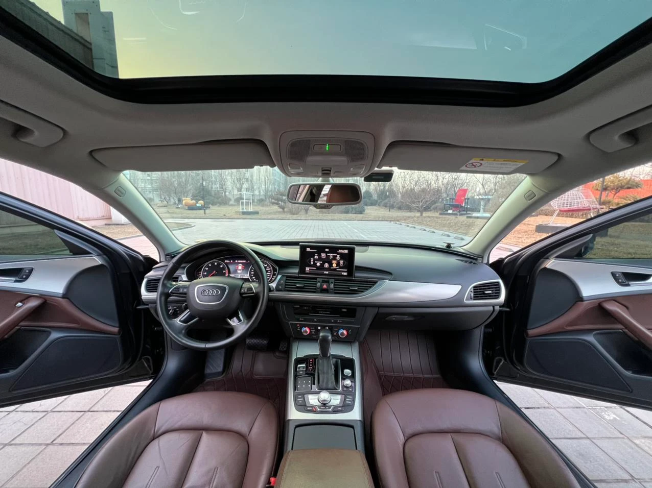 Audi A6L - interior
