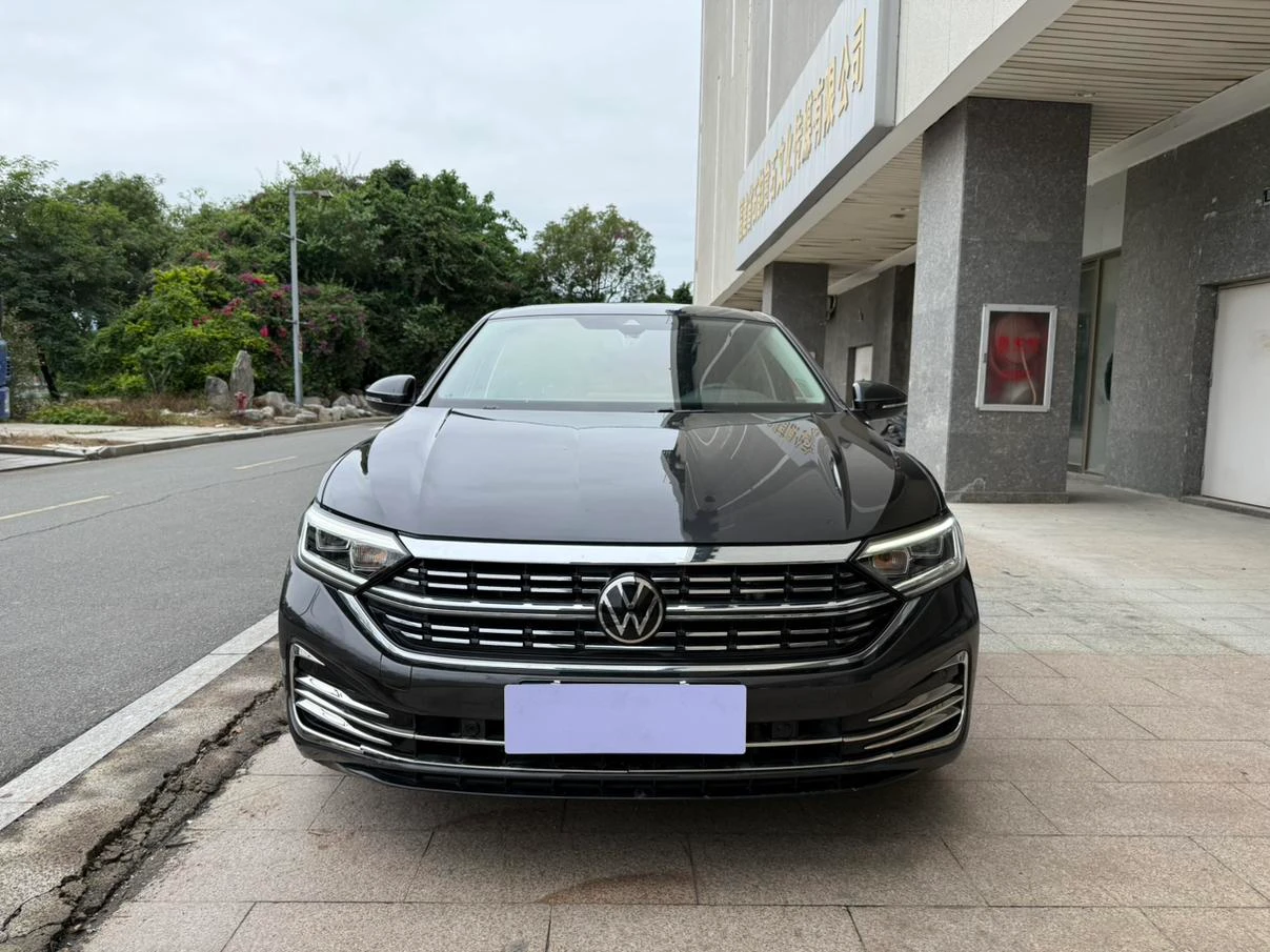 Volkswagen Sagitar 300TSI DSG Beyond Edition - exterior