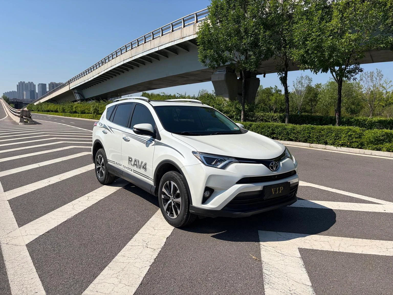 Toyota RAV4 CVT 2WD - exterior