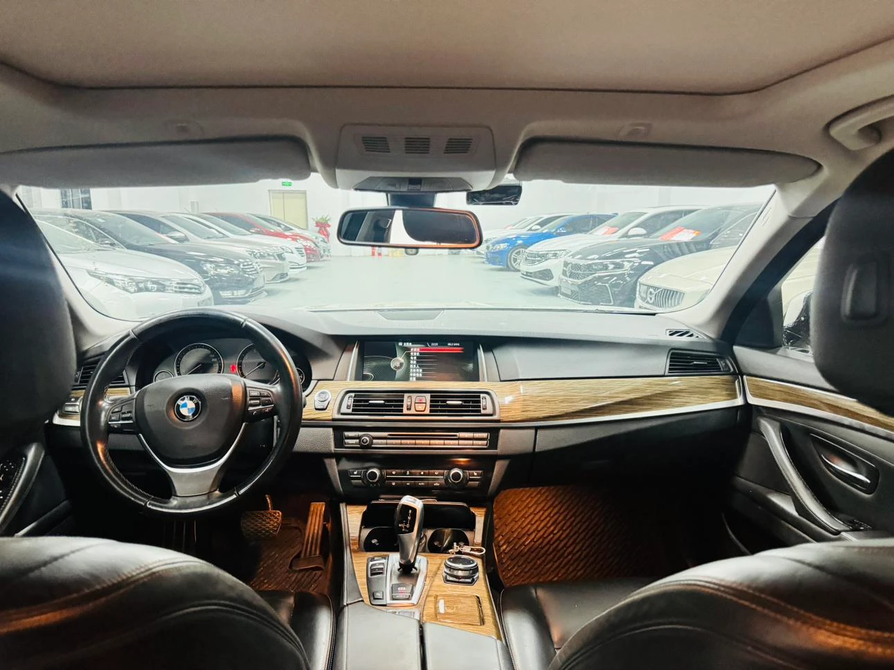 BMW 525 Li - interior