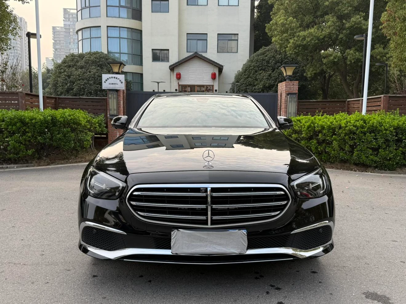 Mercedes-Benz E-Class E300 L - exterior