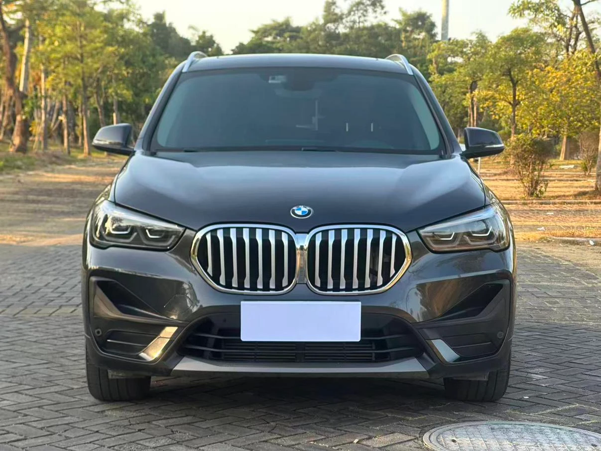 BMW X1  sDrive25Li - exterior