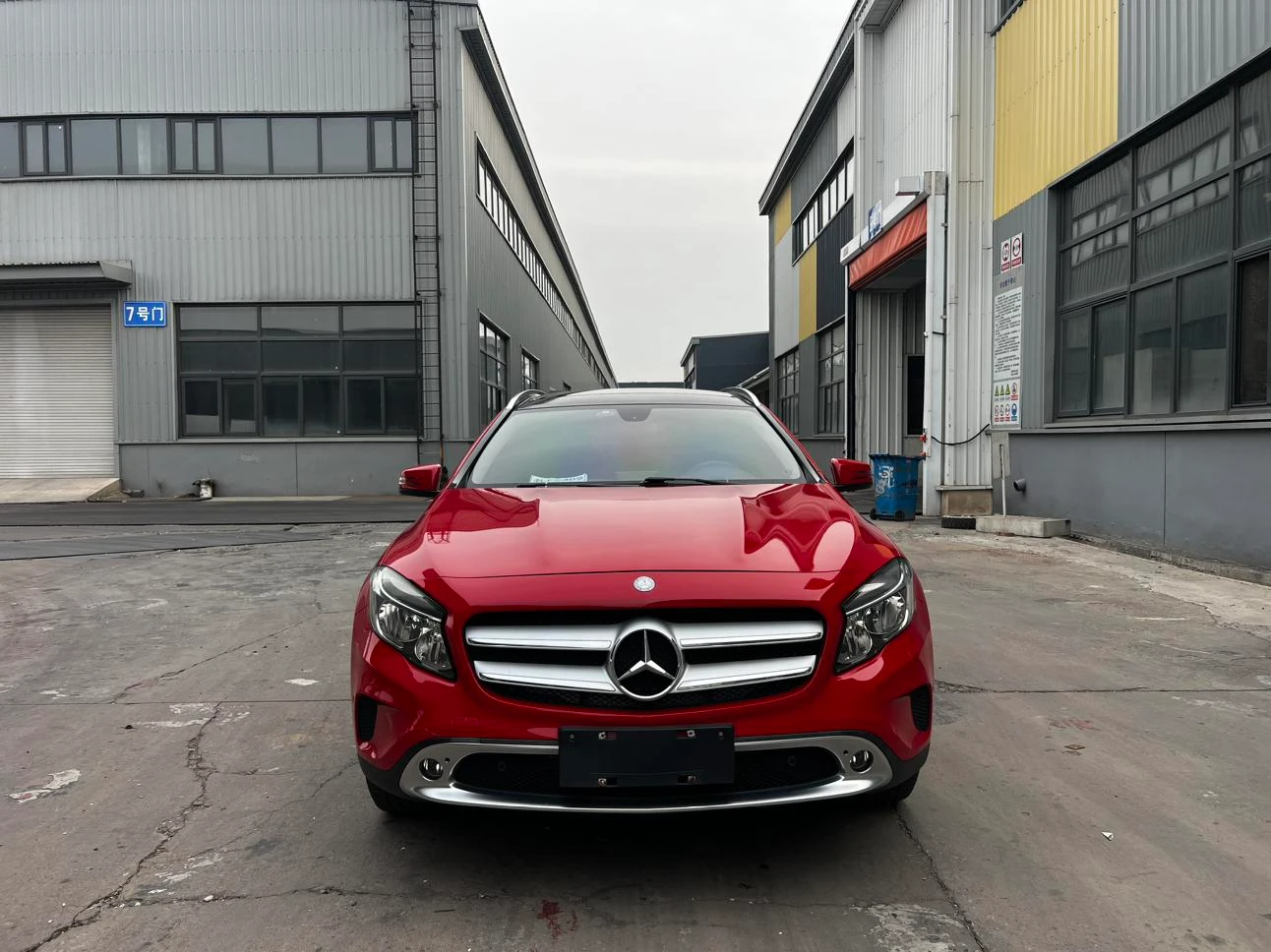 Mercedes-Benz GLA200 Dynamic - exterior