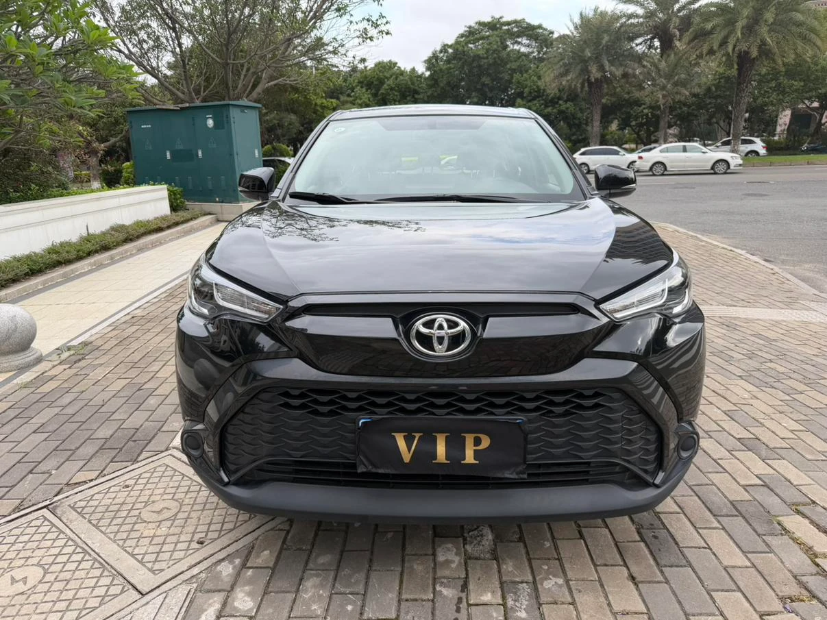 Toyota Frontlander 2.0L CVT Elite Edition - exterior