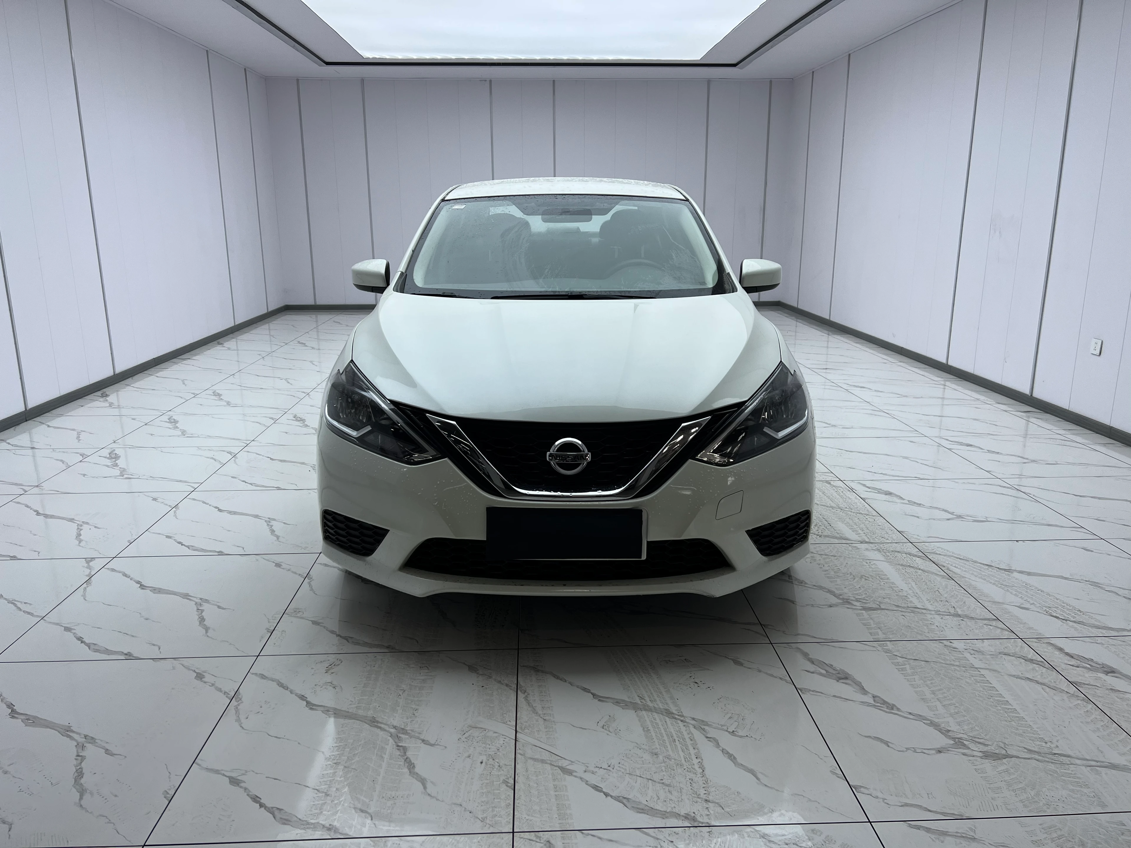 Nissan Sylphy 1.6 XE CVT  - exterior