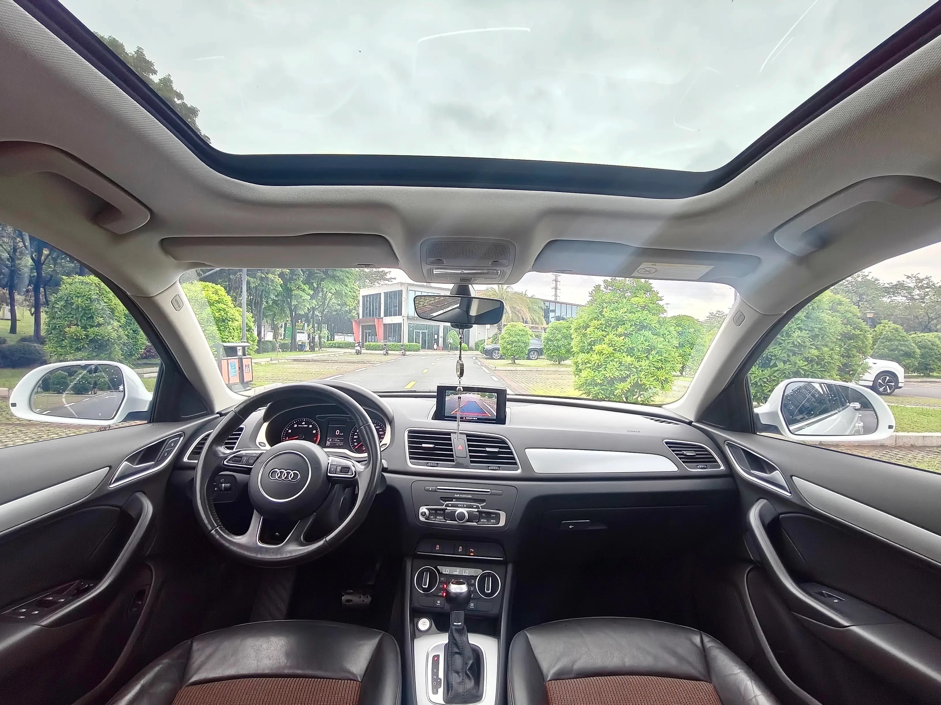 Audi Q3 35 TFSI  - interior