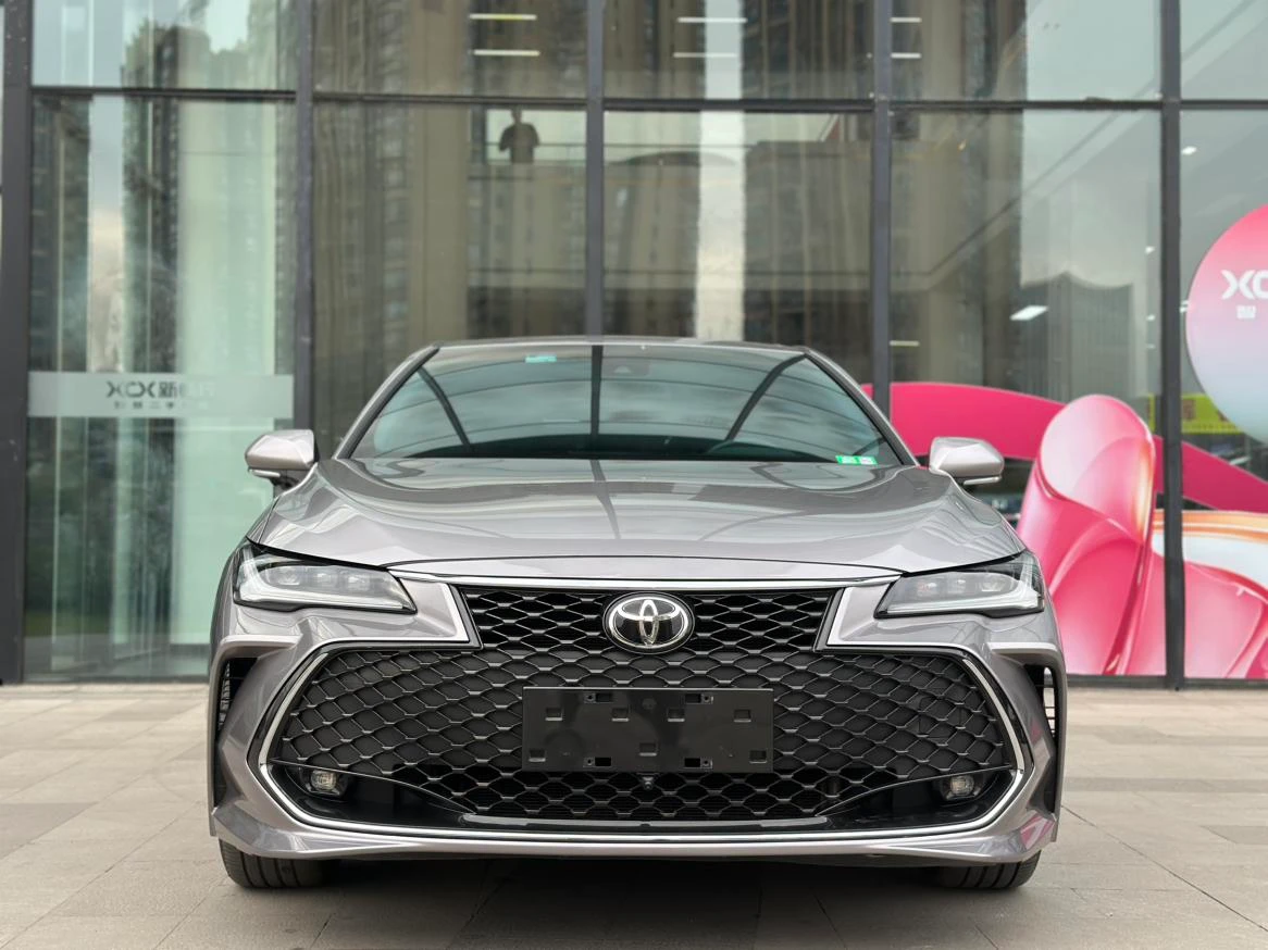 Toyota Avalon 2.5L Automatic Luxury Edition - exterior