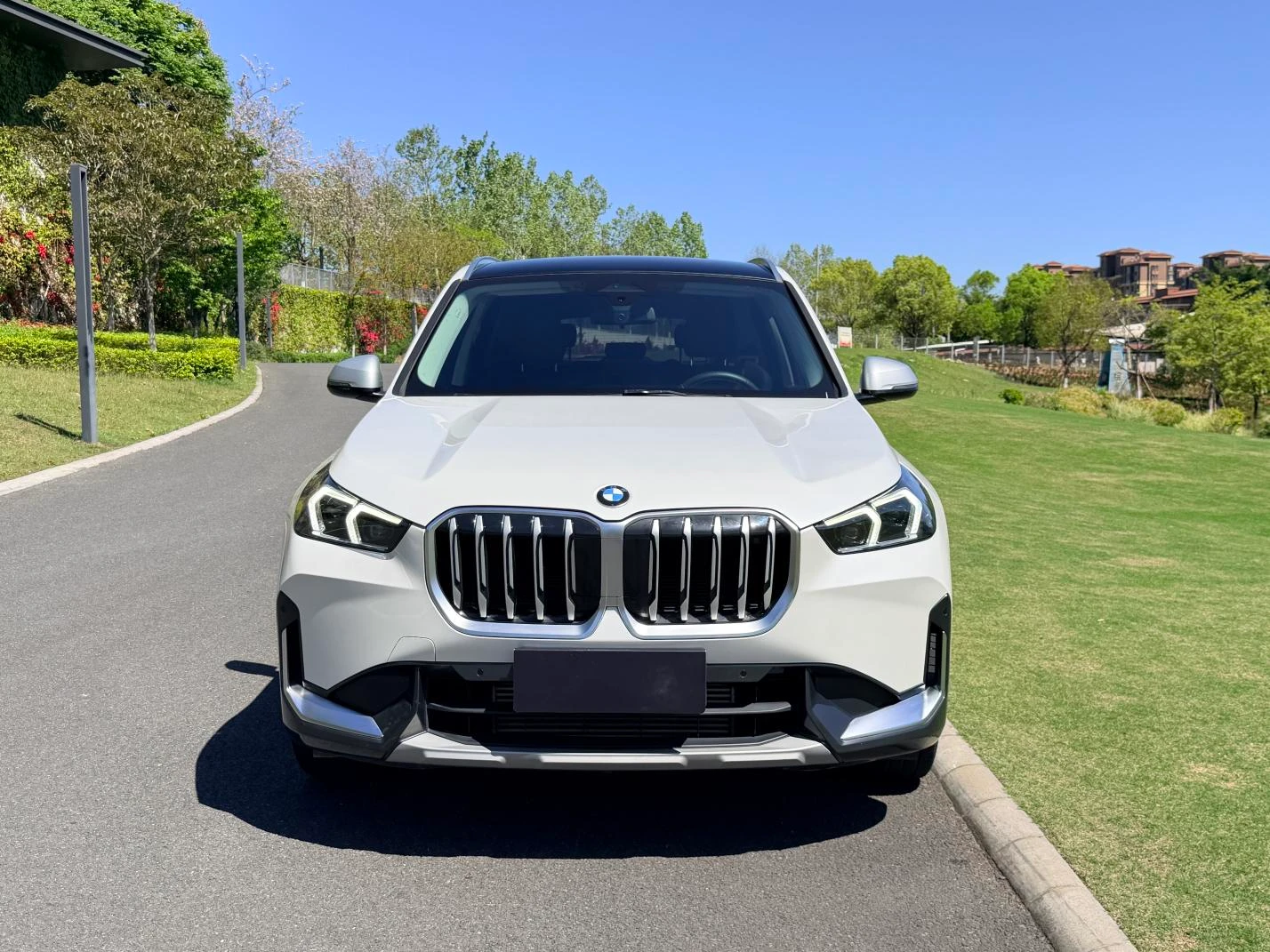 BMW X1 sDrive25Li M Sport Package - exterior