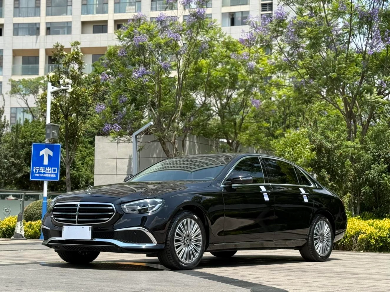 Mercedes-Benz E-Class E300 L Fashion - exterior