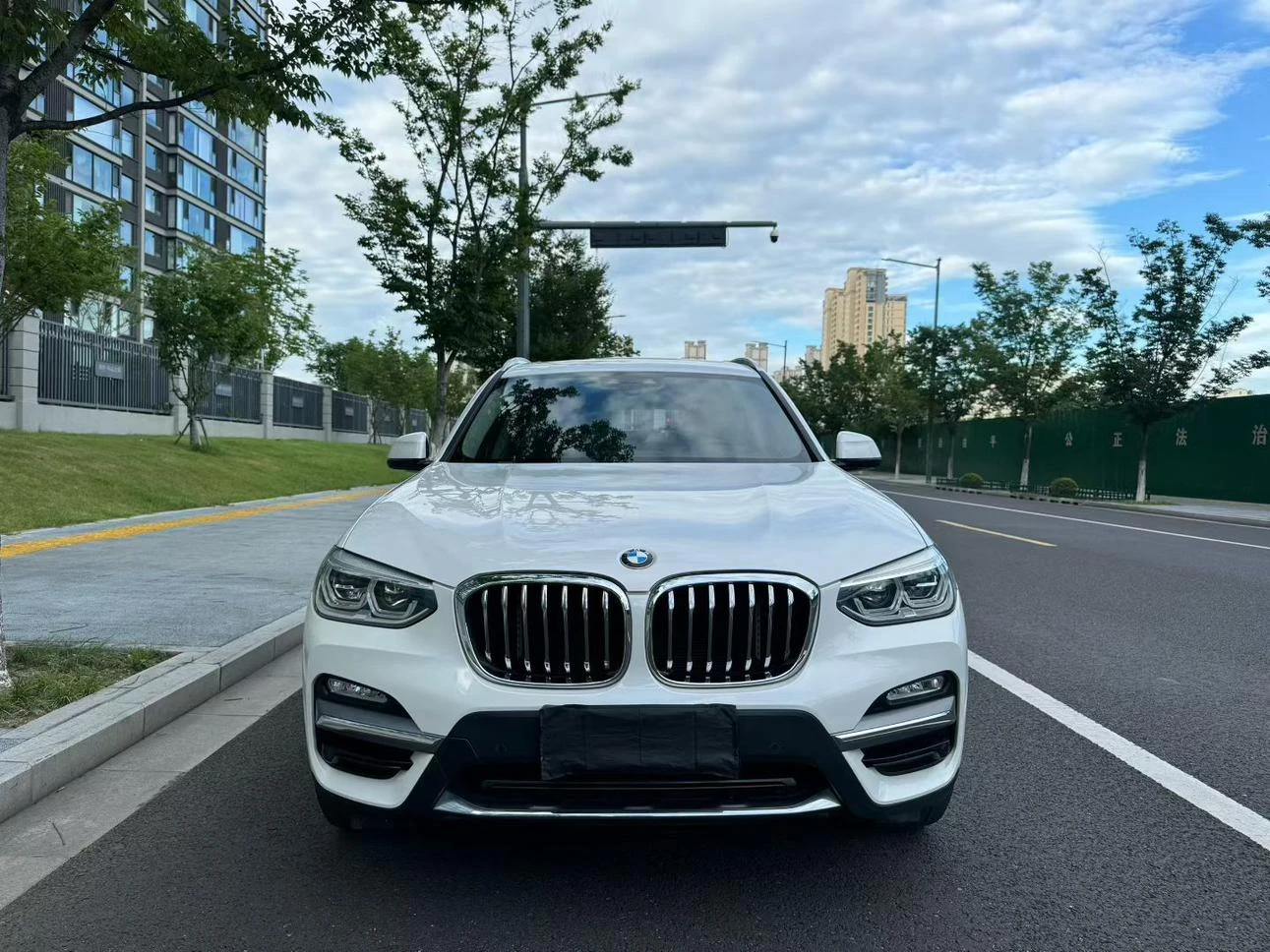 BMW X3 xDrive28i Luxury Package - exterior