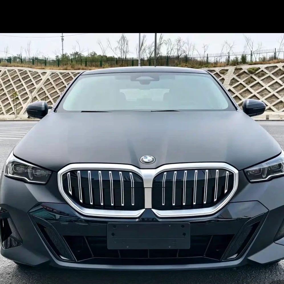 BMW 530i Leading