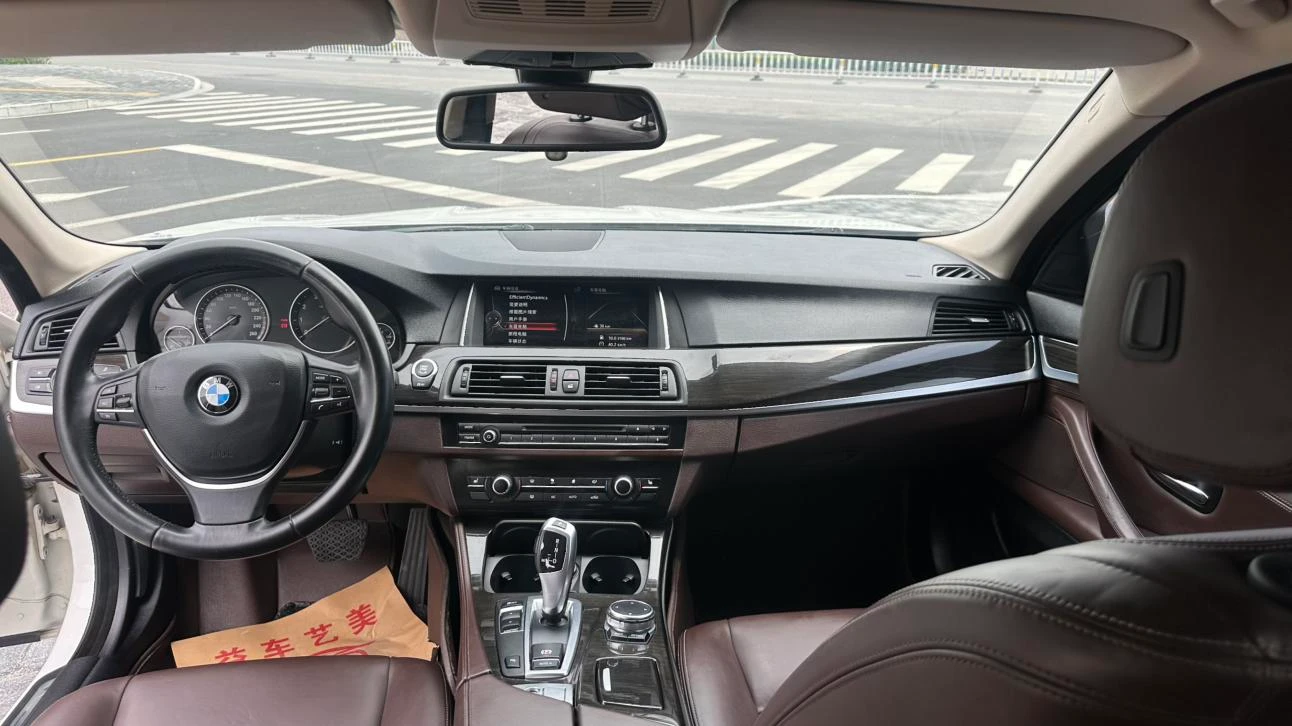 BMW 525 Li - interior