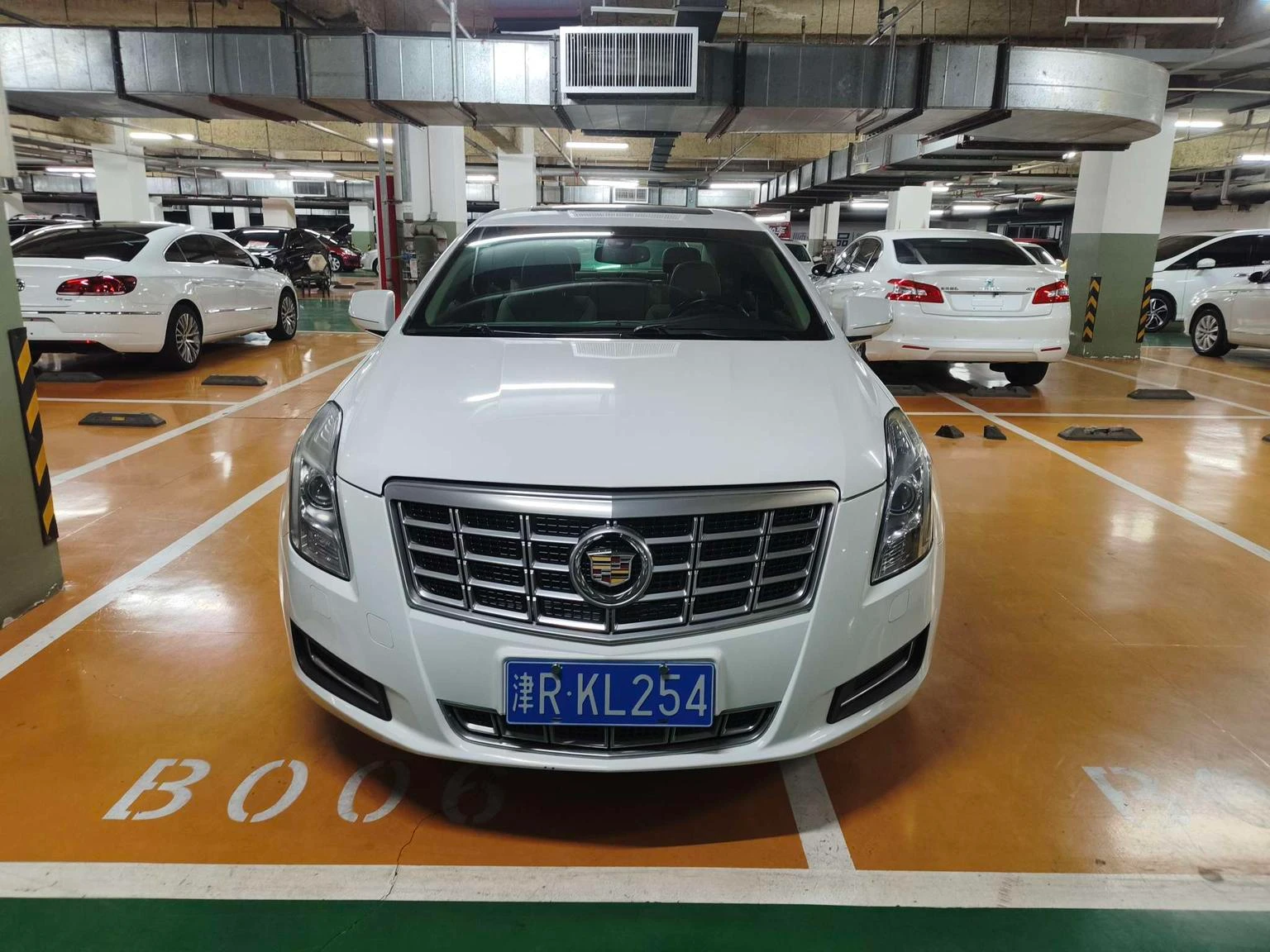 Cadillac XTS 28T Elite - exterior