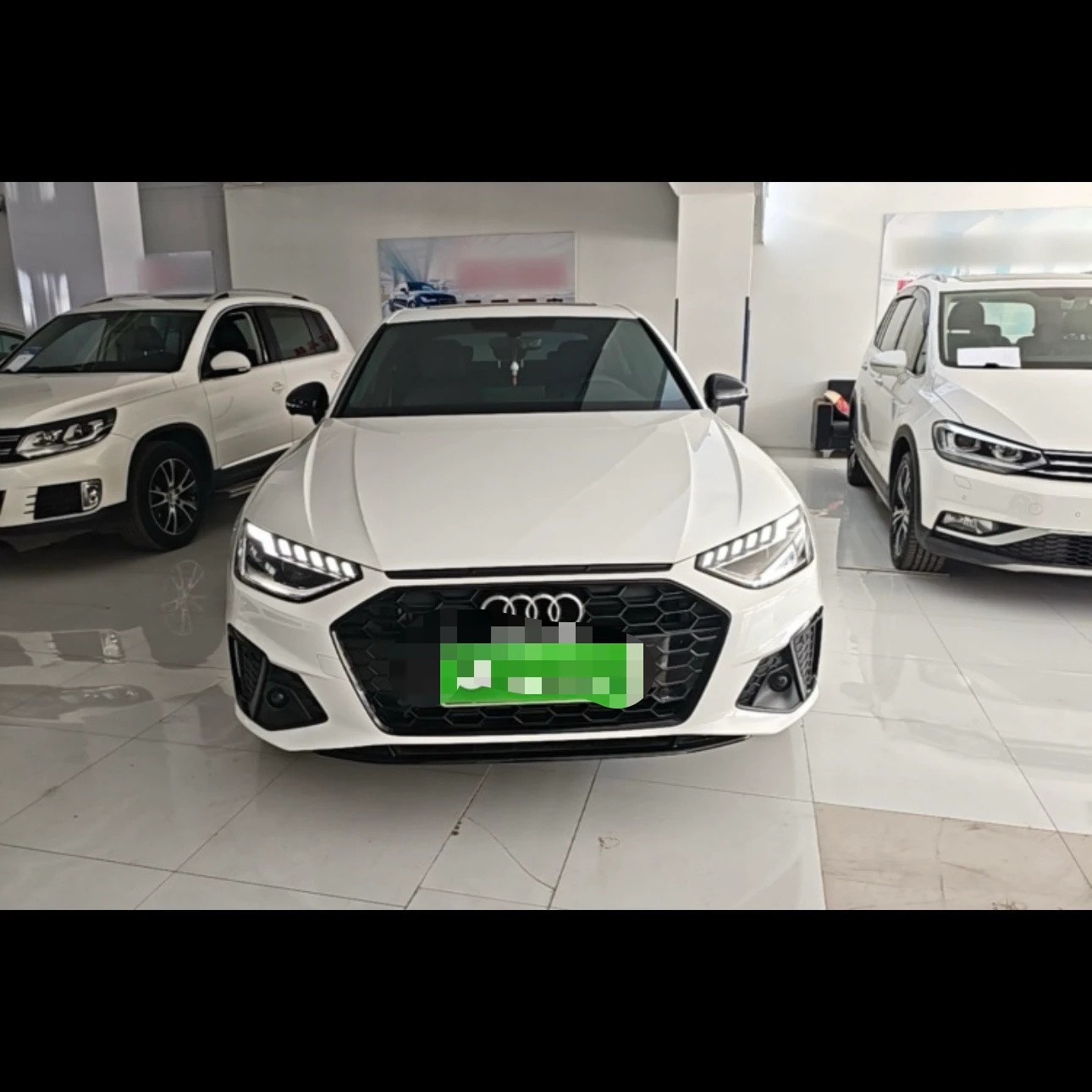 Audi A4L 40 TFSI Luxury Dynamic - exterior