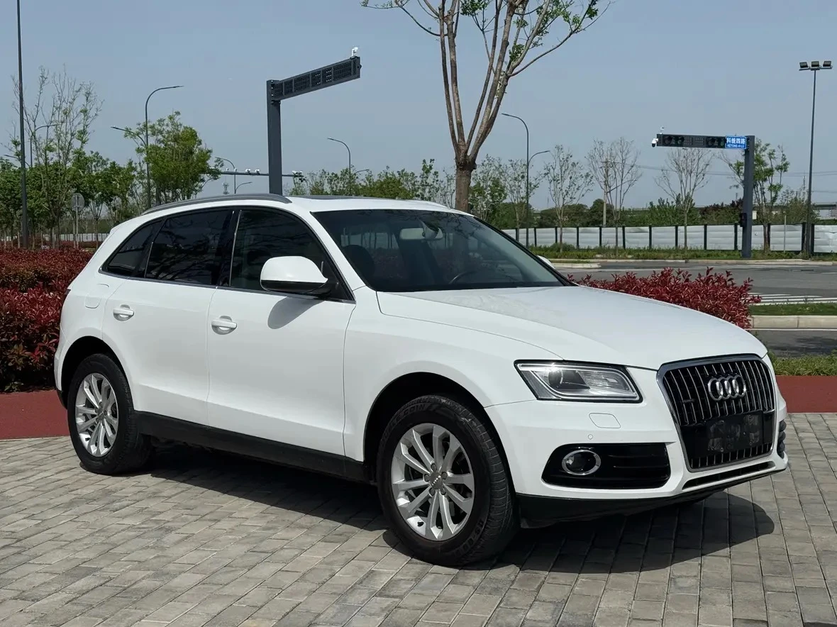 Audi Q5 40TFSI Technology - exterior