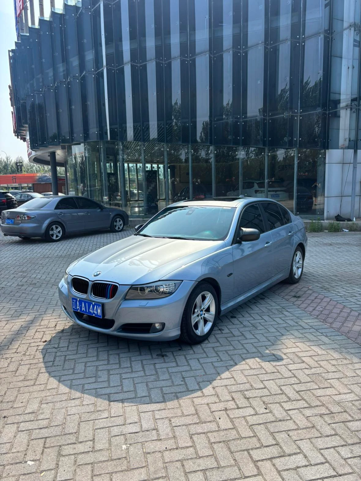 BMW 3 Series  325i 