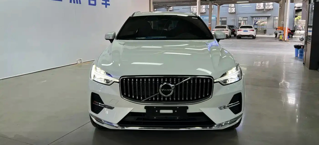 Volvo XC60 B5 AWD Comfort Luxury Edition - exterior