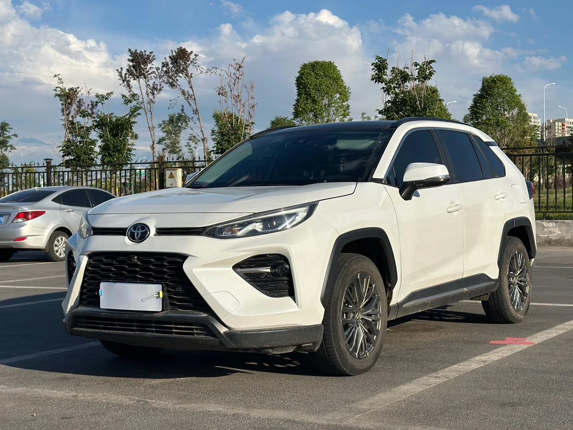 Toyota Wildlander 2.0L 2WD Luxury PLUS Edition