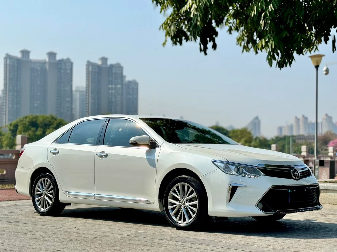 Toyota Camry 2.5G 10th Anniversary (Luxury Navi Trim) - exterior
