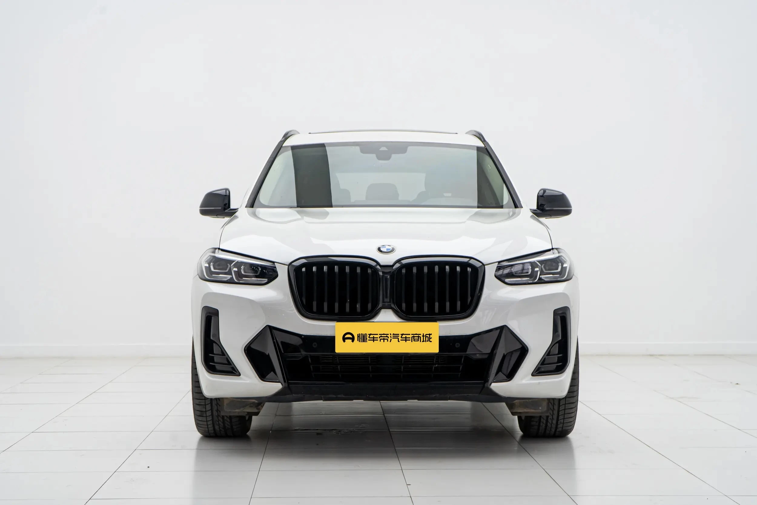 BMW X3 30i Leading - exterior