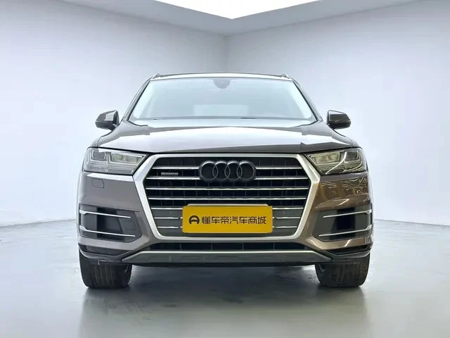Audi Q7 45 TFSI Sport Trim - exterior