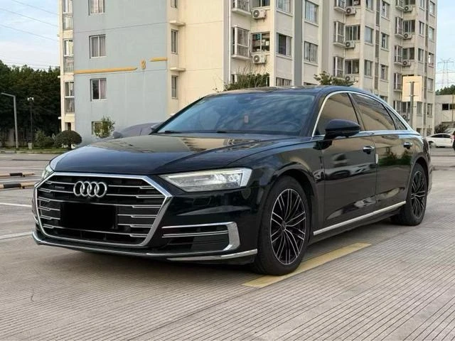 Audi A8L 50 TFSI Comfort Trim