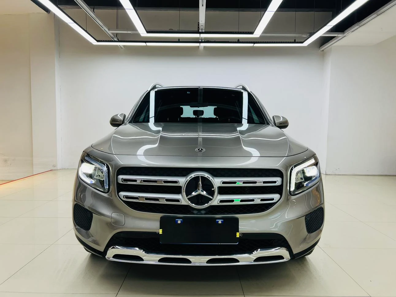 Mercedes-Benz GLB Class GLB220 - exterior