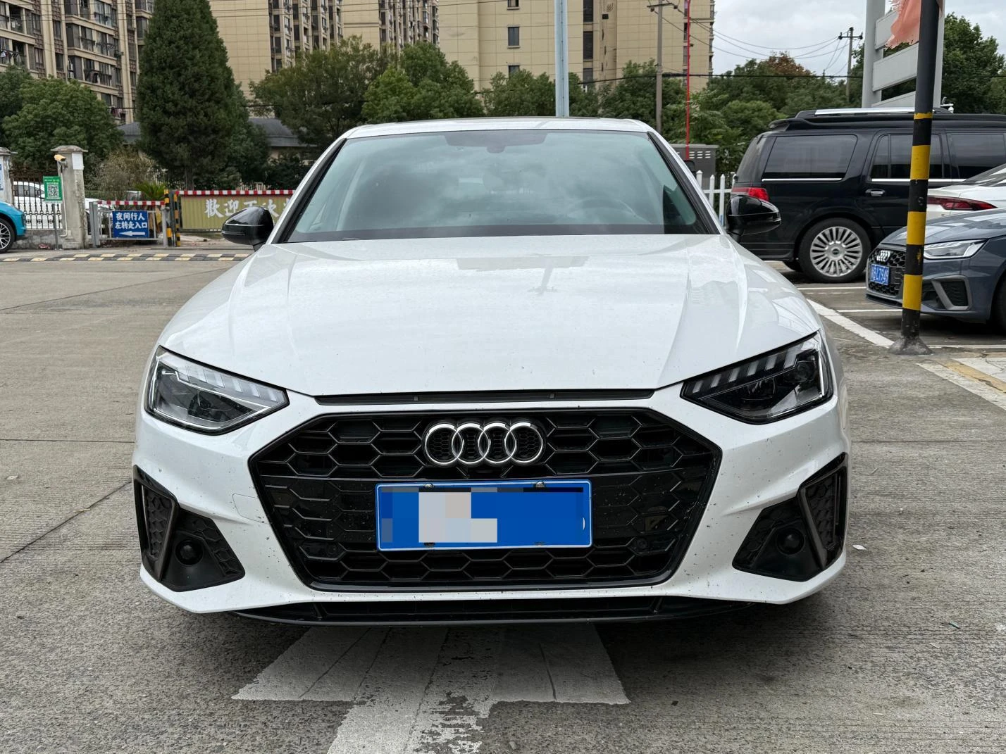 Audi A4L  40 TFSI  - exterior