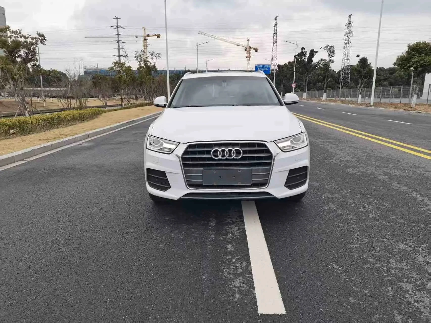 Audi Q3L 30 TFSI Fashion Trim - exterior