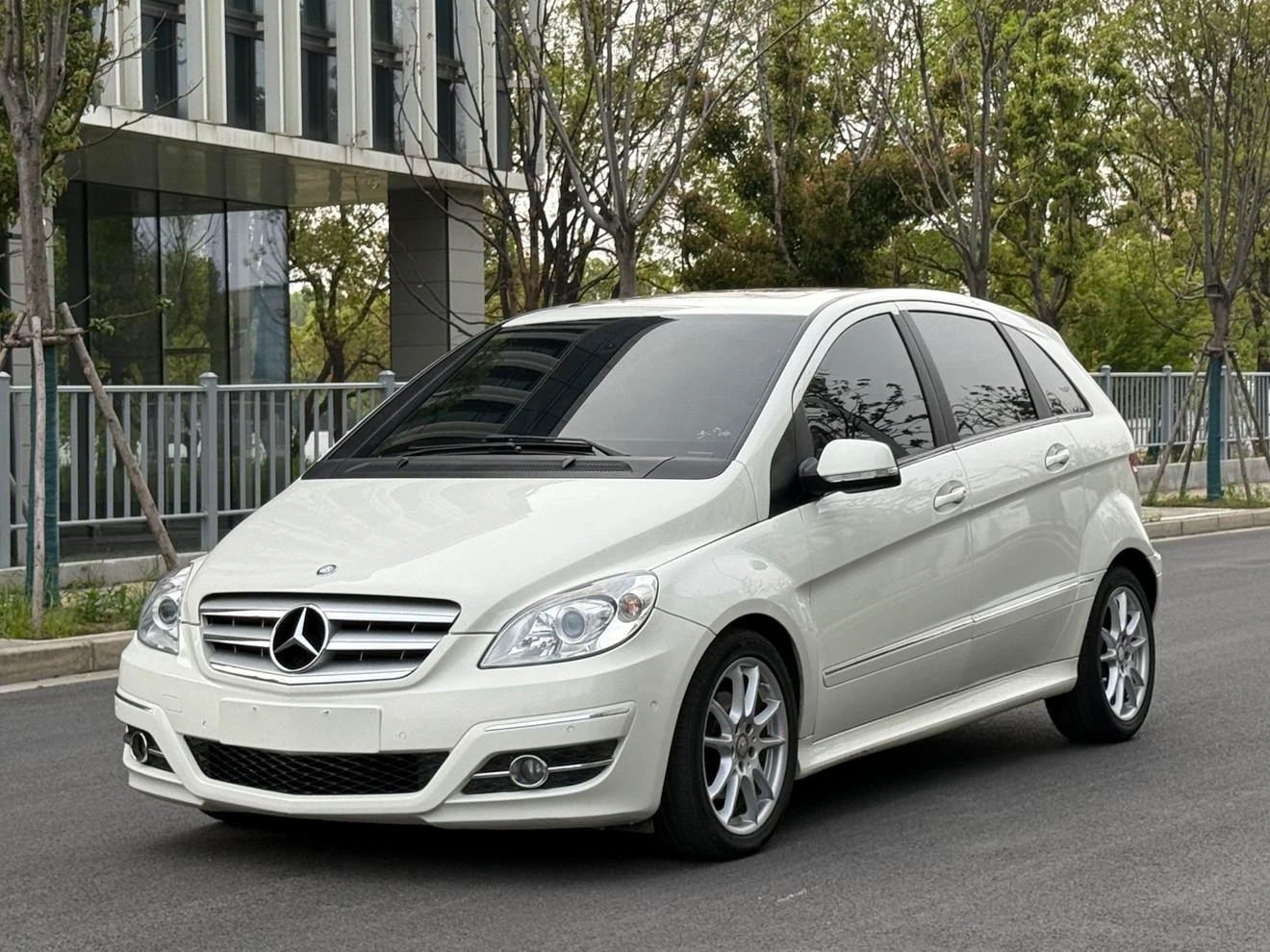 Mercedes-Benz B-Class B200