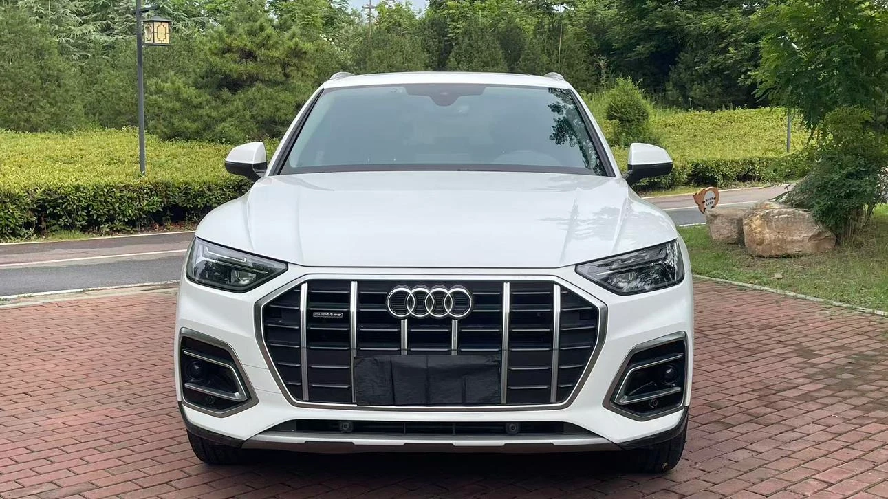 Audi Q5L  40T  - exterior