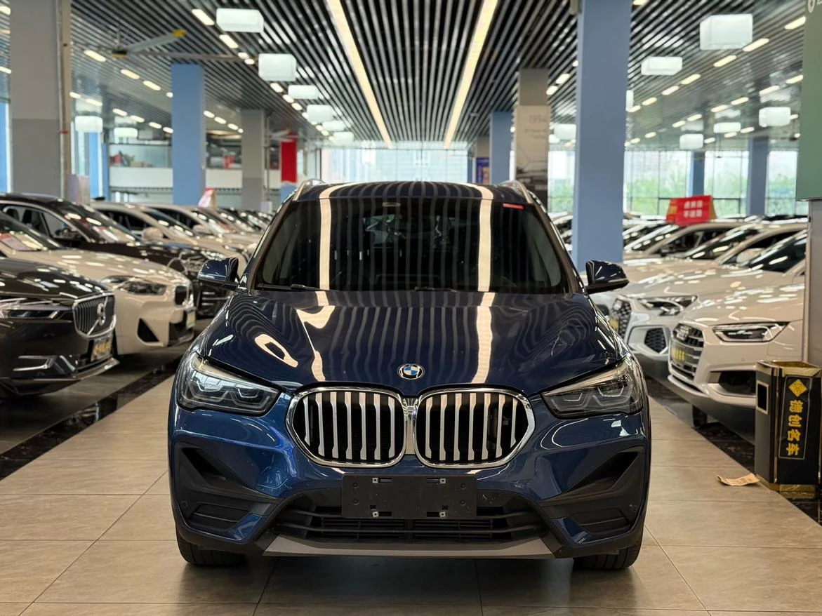 BMW X1 sDrive25Li Leading Edition - exterior