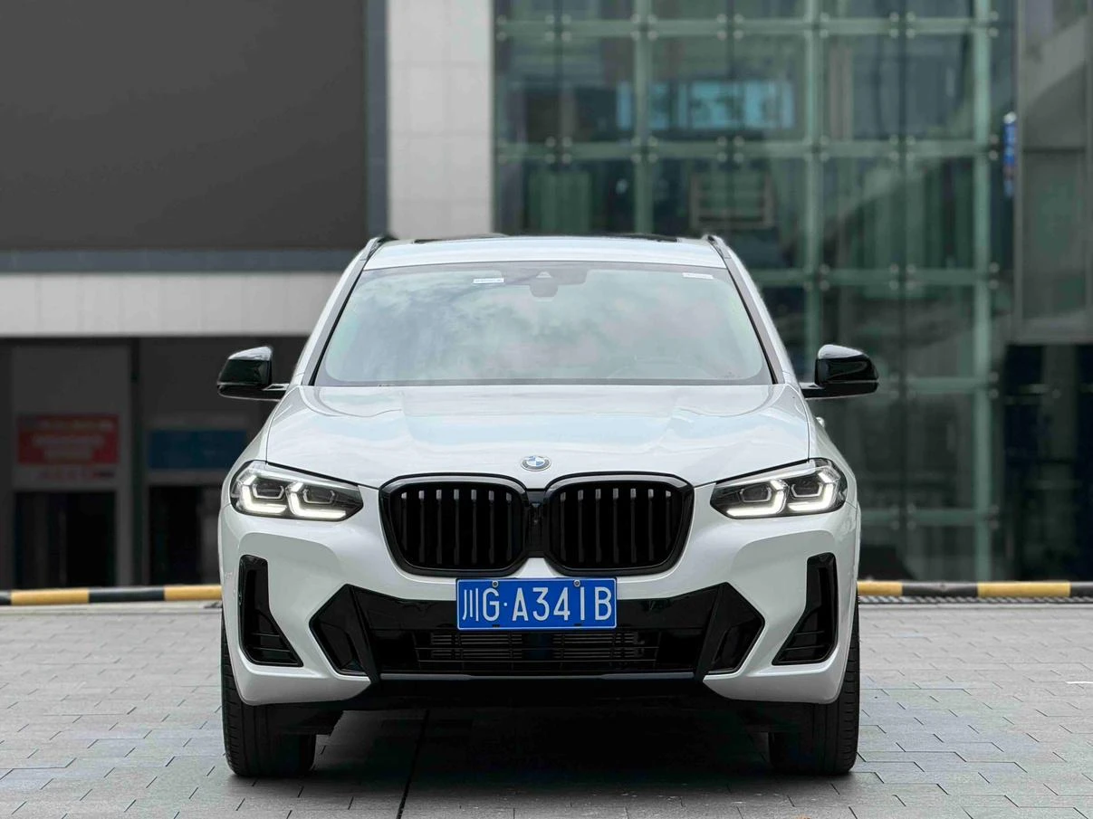 BMW X M40i - exterior