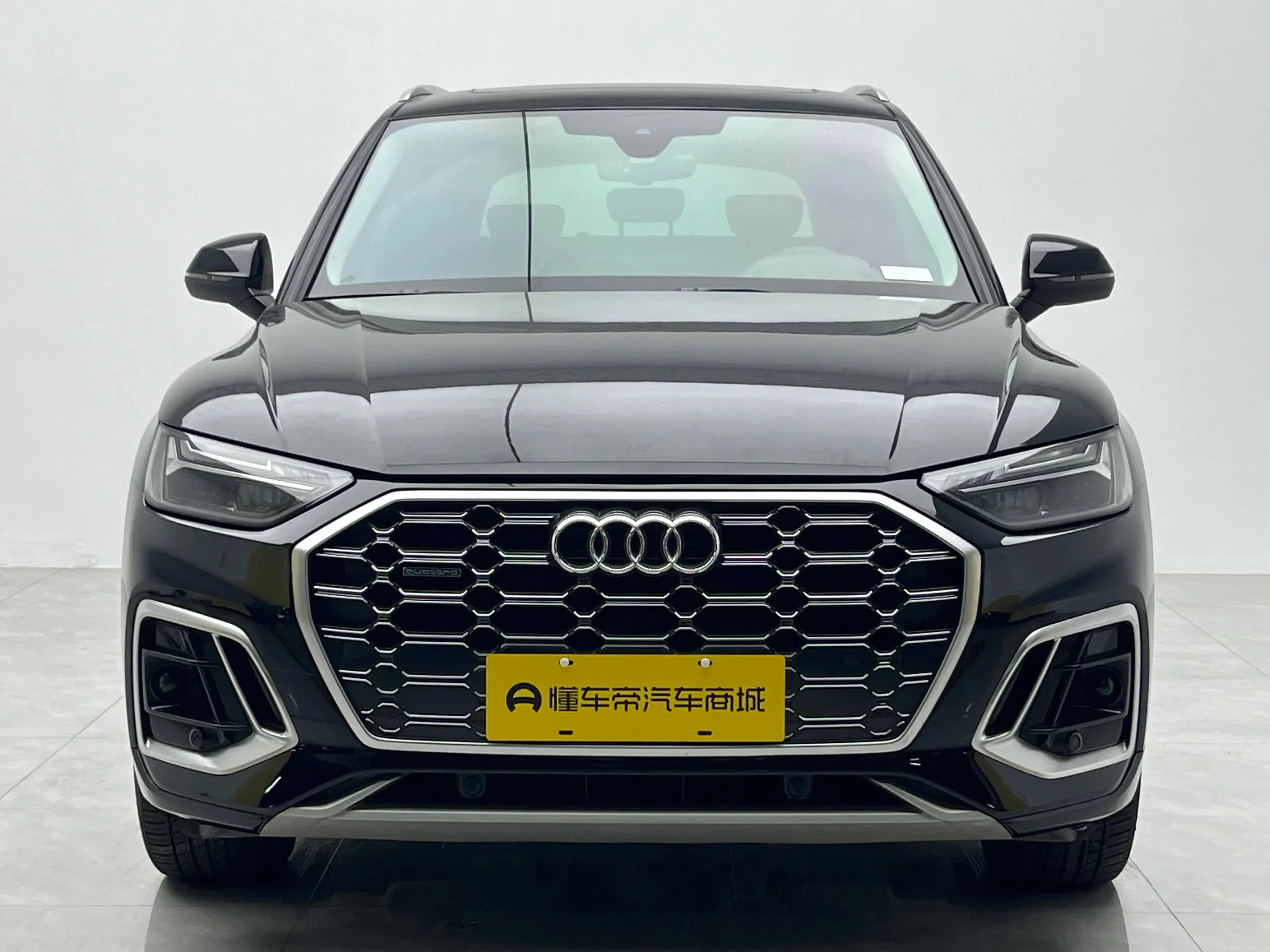 Audi Q5L 40 TFSI Fashion Dynamic - exterior