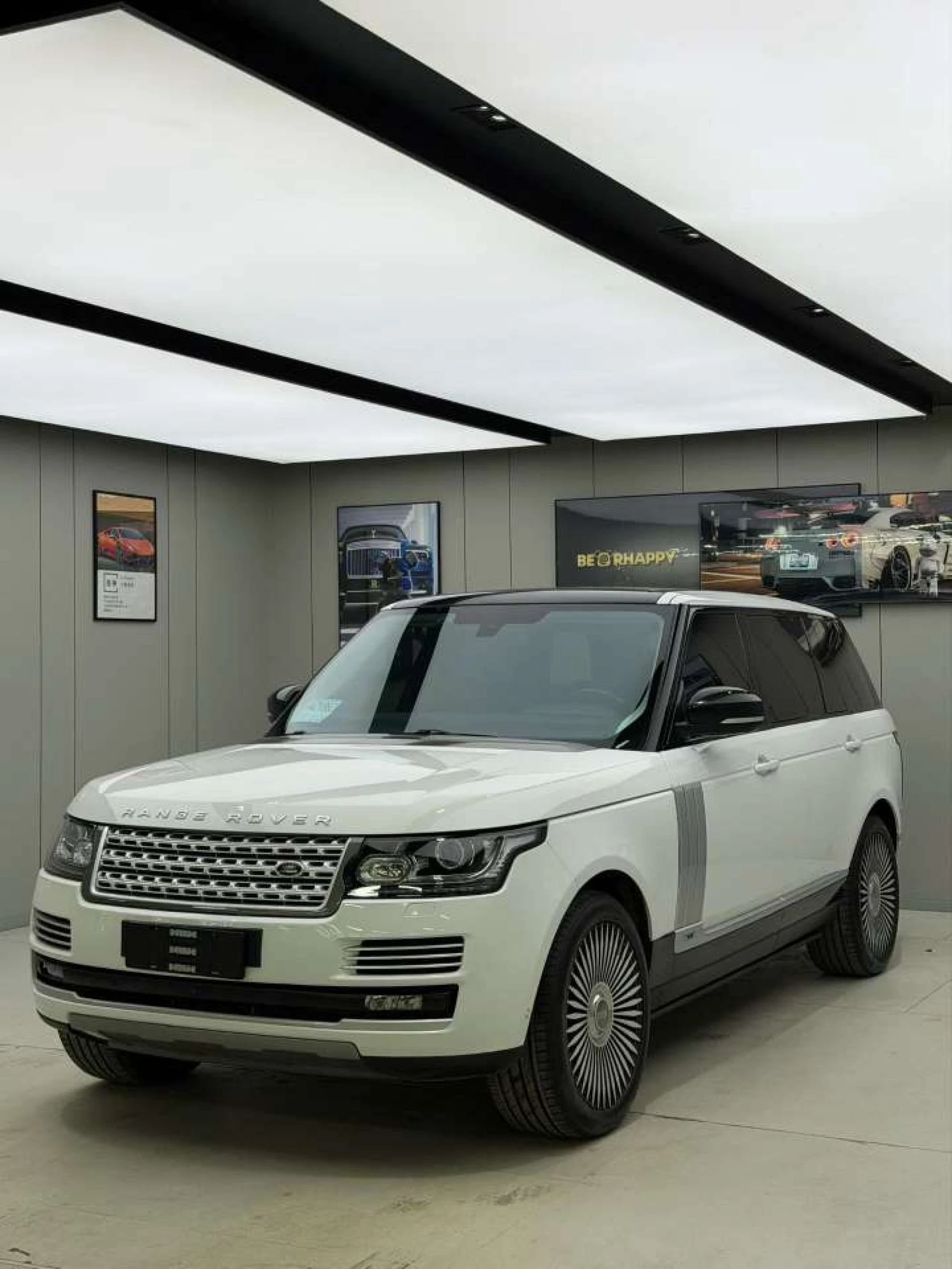 Land Rover Range Rover 3.0L SC V6 Vogue LWB