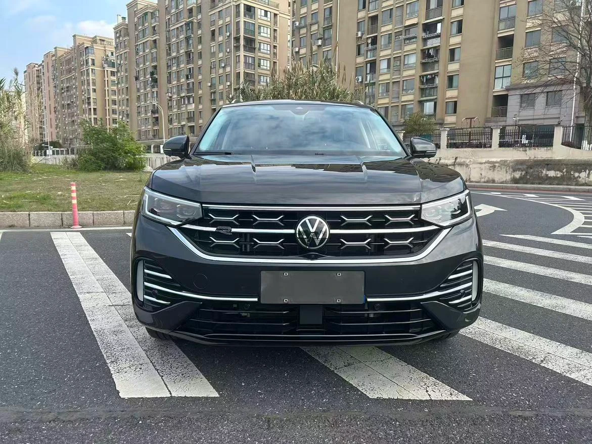 Volkswagen Tayron 330TSI 2WD R-Line High Energy Edition - exterior