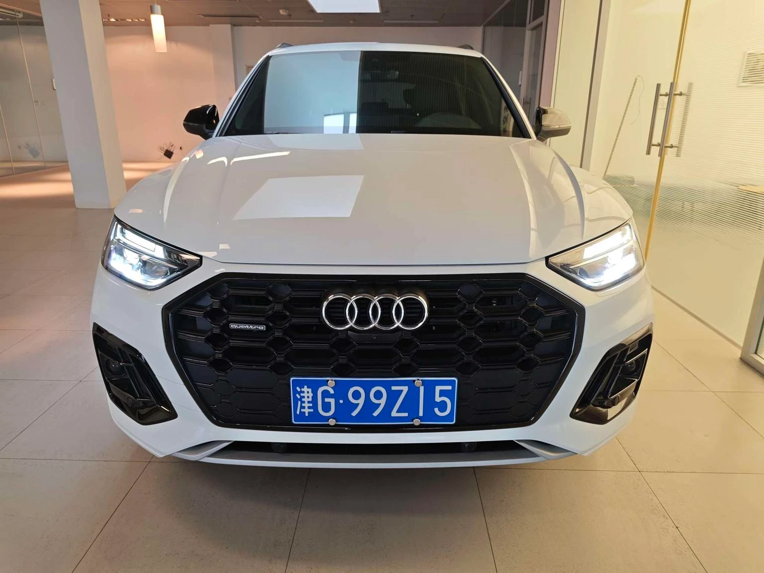 Audi Q5L 45 TFSI Luxury Sport - exterior