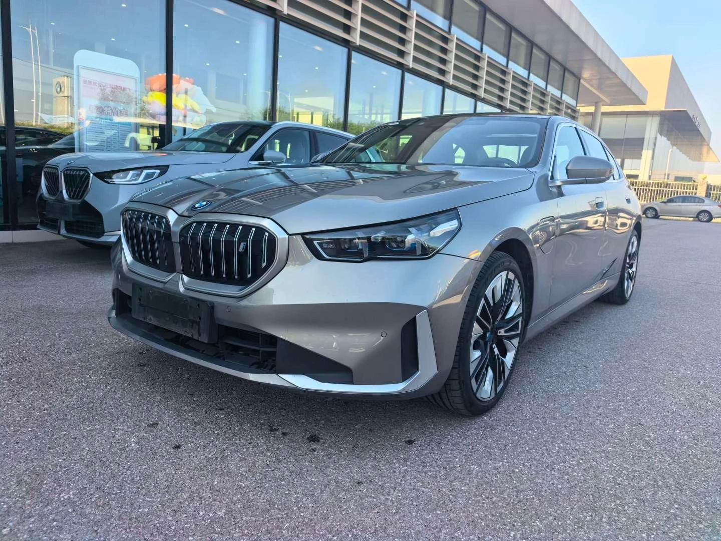 BMW i5 eDrive35L Premium Luxury Package