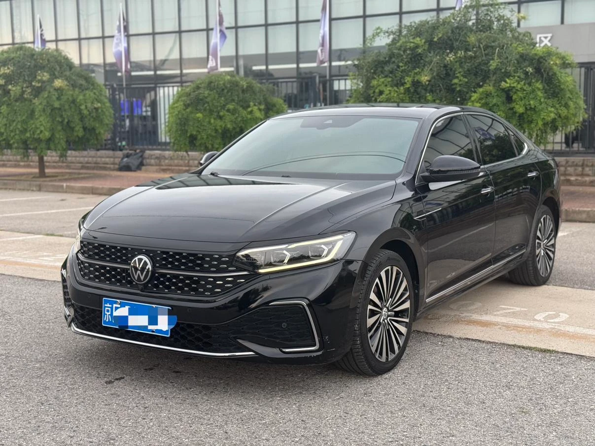 Volkswagen Passat Facelift 330TSI Star Luxury Edition
