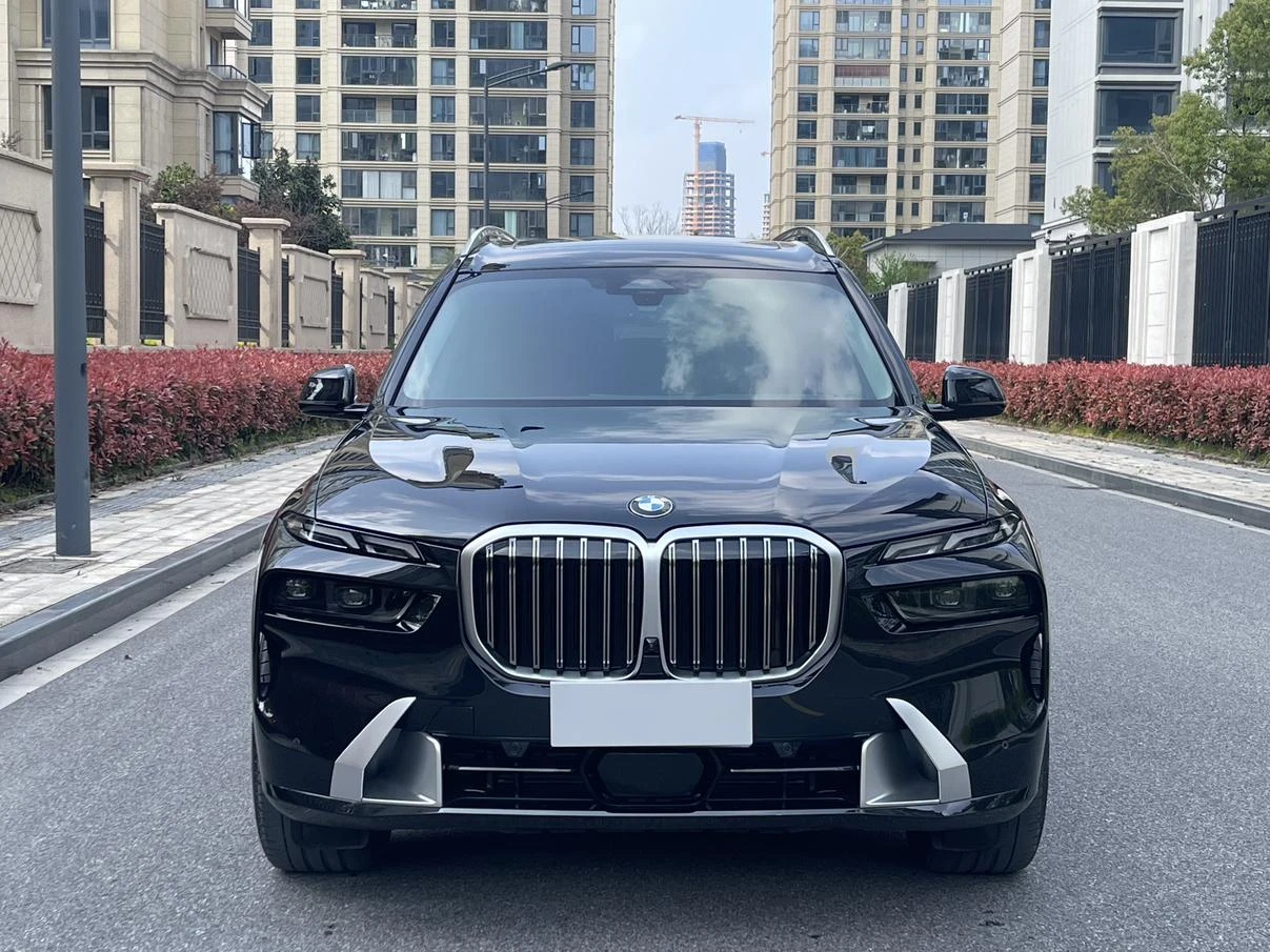 BMW X7 xDrive40i Leading Luxury Package - exterior