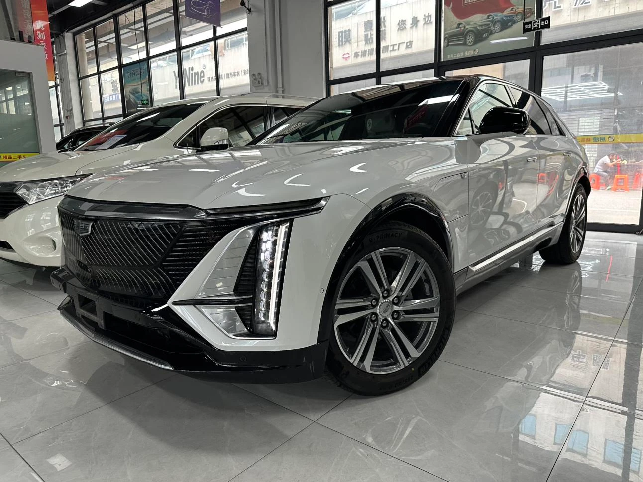 Cadillac LYRIQ Rear-Wheel Drive Long-Range Luxury Edition