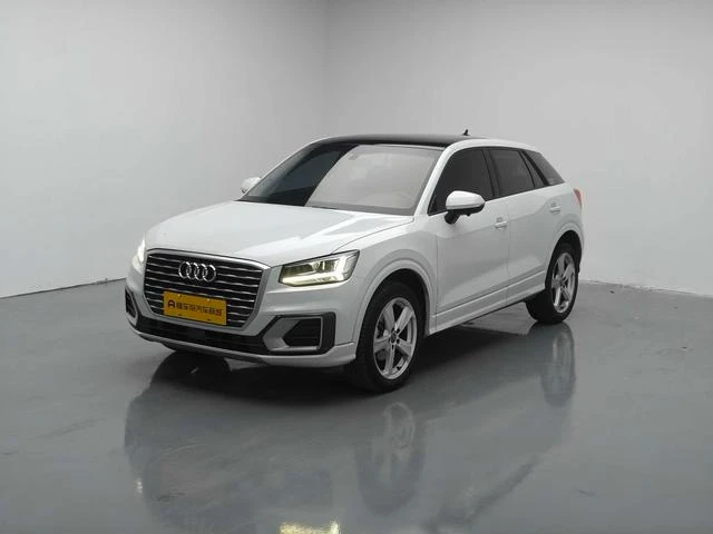 Audi Q2L 35 TFSI Fashion Elegant Trim