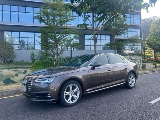 Audi A4L  40TFSI 