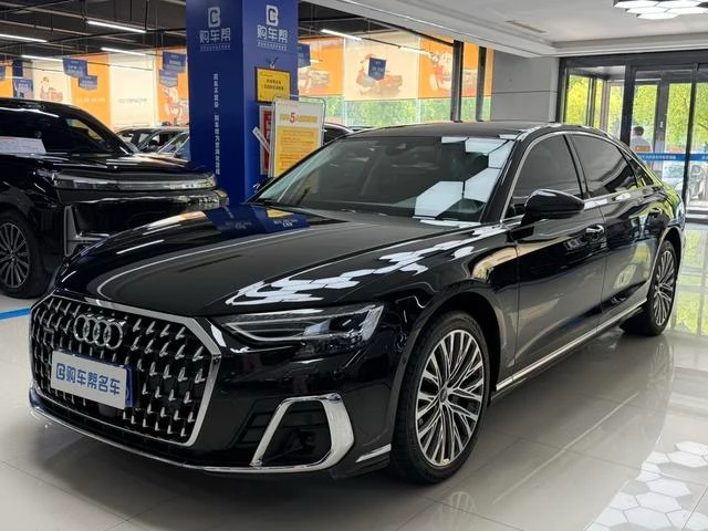 Audi A8L 50 TFSI Premium Selection Trim