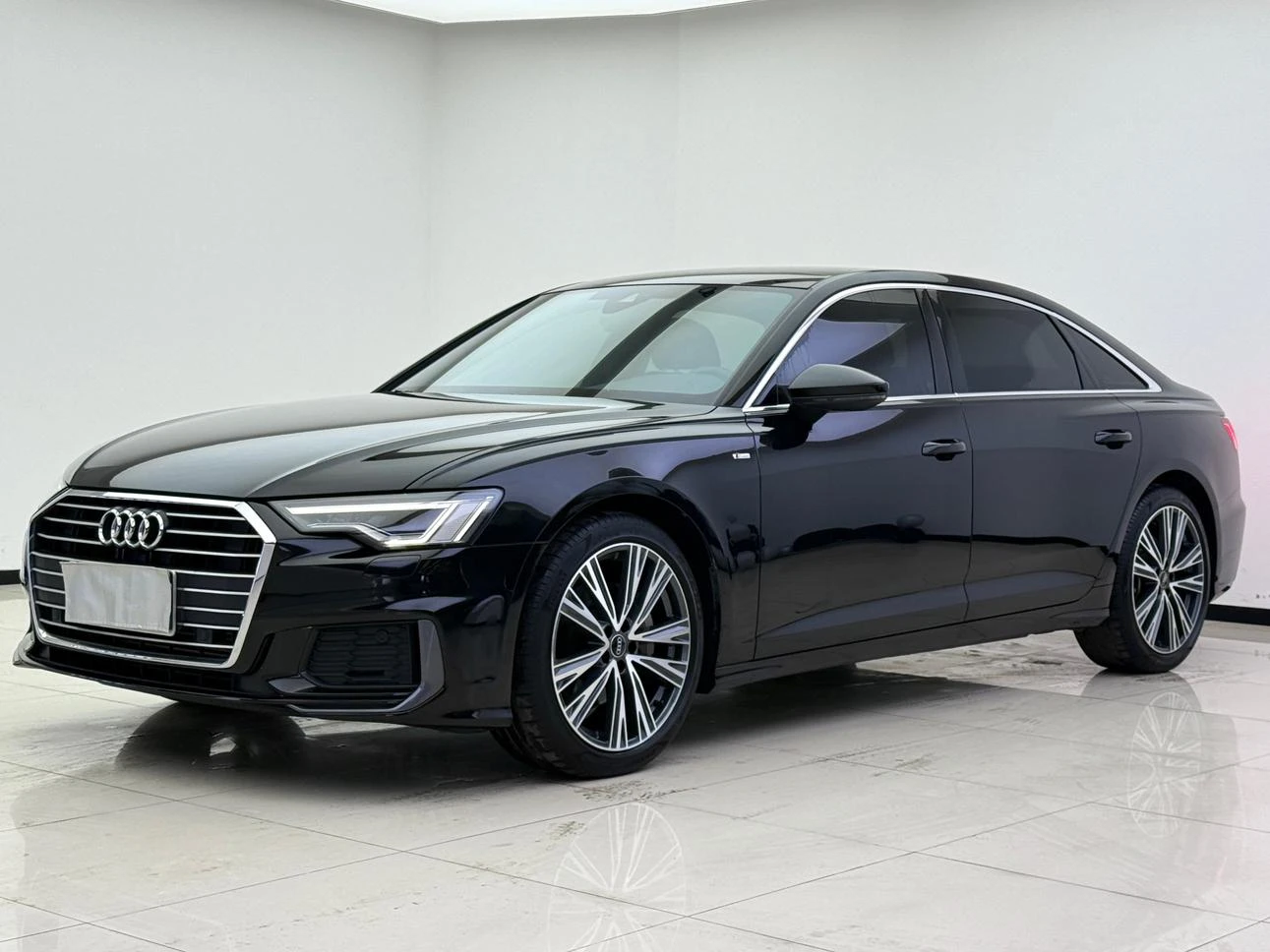 Audi A6L 40 TFSI (Luxury Dynamic Trim)