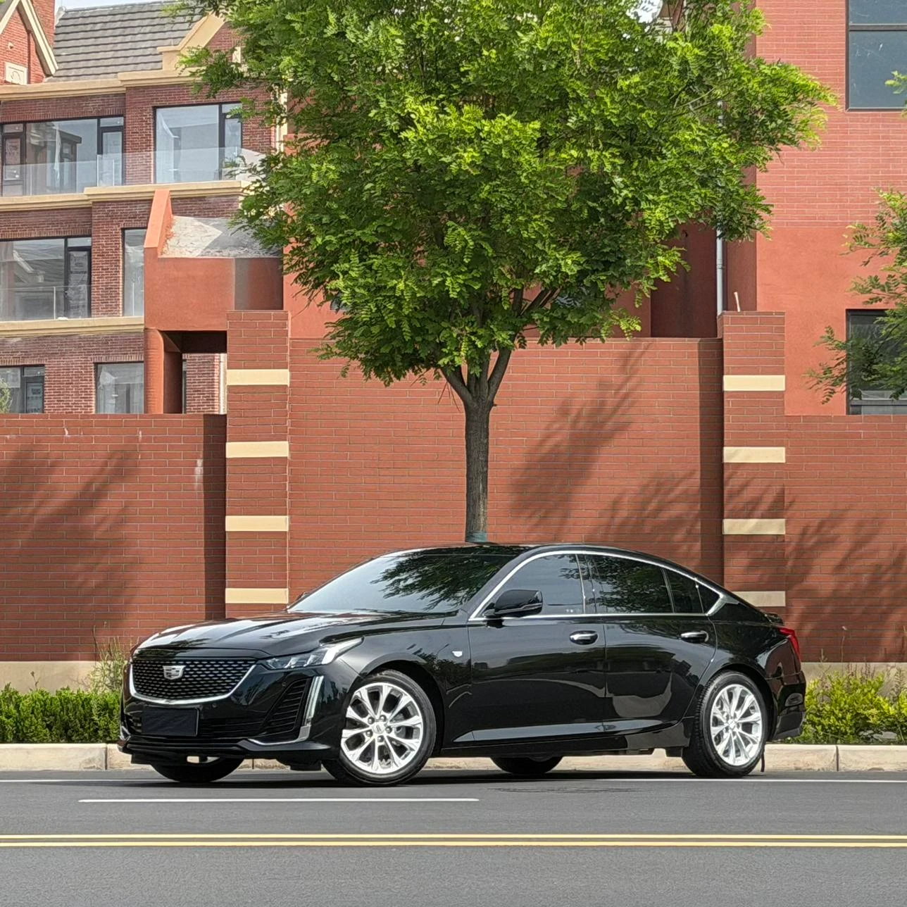 Cadillac CT5 28T Luxury Standard Edition - exterior